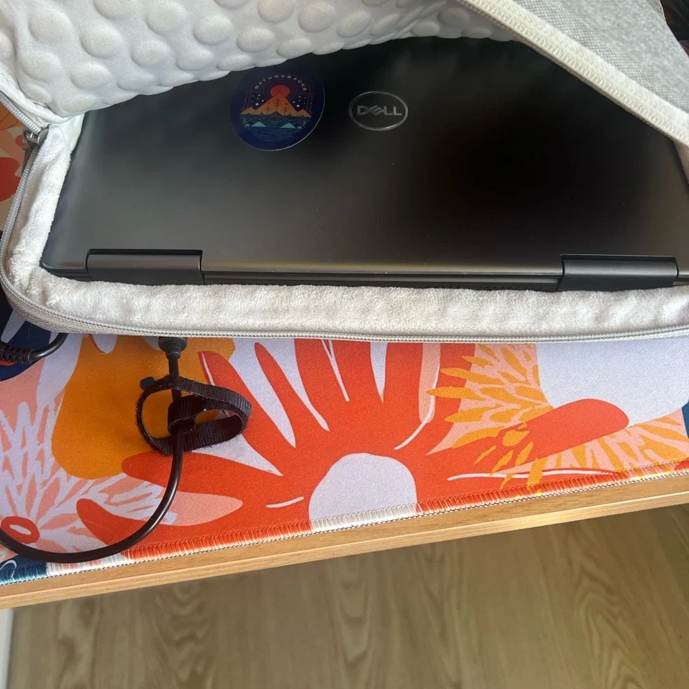Dell Inspiron 13 7000 2in1 laptop. Converts to tablet and is touchscreen.